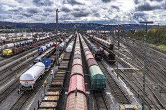 The Hagen-Vorhalle marshalling yard, one of the 9 largest in Germany, is located on the