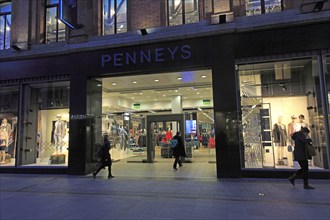 Pennys department store shop at night, city of Dublin, Ireland, Irish Republic, Europe