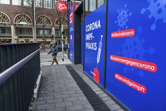 Corona test centre and vaccination centre, in the city centre at the main railway station, Essen,