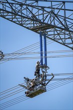 Construction of a new line route, 380 KV extra-high-voltage line between Osterath and Gohr, near