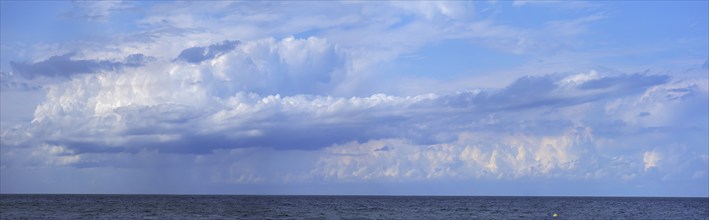 Cumulus cloud (Cumulus) over the Baltic Sea, Kühlungsborn, Mecklenburg-Western Pomerania, Germany,