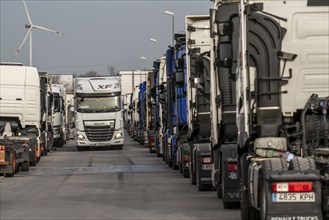 Dachser logistics centre in Herne-Börnig, truck tractors waiting for their next journey and the