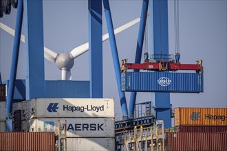 Port of Hamburg, Container Terminal Altenwerder, container ship during loading and unloading,