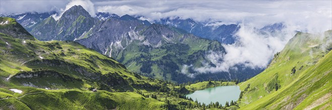 Panorama from Zeigersattel to Seealpsee, on the left behind the Höfats 2259m, Allgäu Alps, Allgäu,