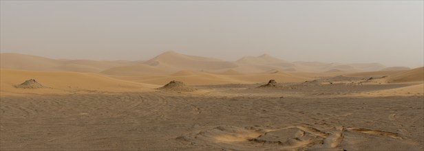 Sandstorm in the desert, dunes, Erg Chebbi, Sahara, Merzouga, Morocco, Africa