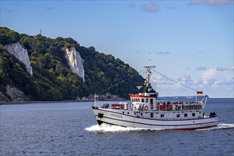 Excursion boat Jan Cox, round trip to the chalk cliffs of Rügen, viewing platform at the famous