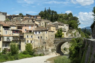 Vaison-la-Romaine. Les Baronnies. The Roman bridge over the Ouveze river at the foot of the town.