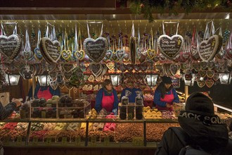 Stall with sweets at the Christkindlesmarkt, Nuremberg, Middle Franconia, Bavaria, Germany, Europe