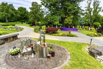 Memoriam Garden, graves in themed gardens, harbour of peace, at the Park Cemetery in Essen, the