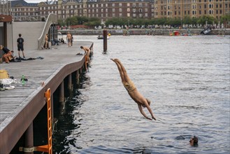 Leisure facilities in Copenhagen harbour, Bølgen afslapningsanlæg, jetties with bathing areas,