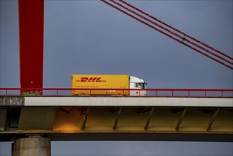 Beeckerwerther Brücke, motorway bridge, A42, truck, over the Rhine, in Duisburg, North