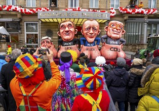 Rose Monday parade in Düsseldorf, street carnival, carnival float, by float builder Jacques Tilly,