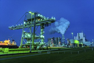 RWE coal-fired power plant Eemshavencentrale, in the seaport of Eemshaven, operator RWE Power,