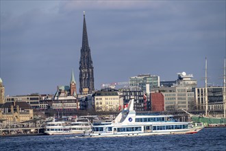 Excursion boat, Grand harbour cruise, on the Elbe, Skyline, Landungsbrücken, Hamburg, Germany,