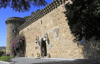 Historic castle Parador hotel, Jarandilla de la Vera, La Vera, Extremadura, Spain, Europe