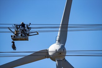 Construction of a new line route, 380 KV extra-high voltage line between Osterath and Gohr, near