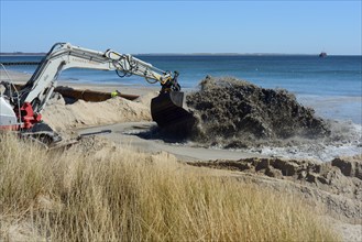 Renaturation, Repair of erosion-damaged beach. Sand is sucked up from the seabed and pumped via