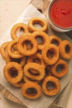 Fried onion rings, deep-fried, snack, no people, selective focus