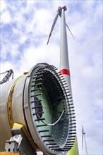 Erection of a wind turbine, wind energy plant, assembly of the third blade, with a crawler lattice