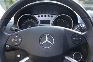 Mercedes-Lenkrad mit Airbag