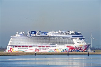 Cruise ship, Norwegian Joy, Meyer Werft, ship transfer, Ems, Moormerland, East Frisia, Germany,