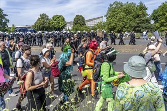 Demonstration against the AFD party conference in Essen, several tens of thousands of demonstrators