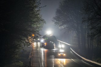 Transport of a 68 metre long, 22 tonne blade of a wind turbine with a self-propelled Blade-Lifter