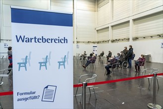 Start in the vaccination centre for corona vaccinations, in a hall of Messe Essen, for people over