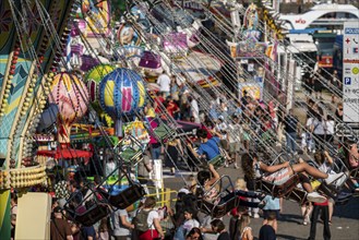 The Rhine Fair in Düsseldorf, in the Rhine meadows in the Oberkassel district, on the Rhine, North