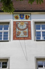 Wall sundial on the façade of the castle, from 1616, double number band, above the dial on the left