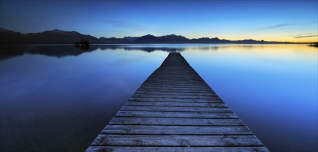 Panorama, jetty on Lake Chiemsee after sunset, the Alps in the background, Chieming, Bavaria,