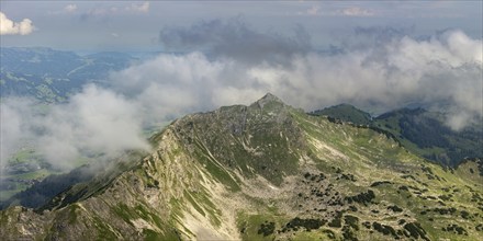 Panorama from the Nebelhorn, 2224m, to the cloudy Entschenkopf, 2043m, Allgäu Alps, Allgäu,