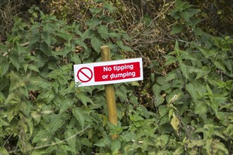 No tipping of dumping sign in countryside, Sutton, Suffolk, England, UK