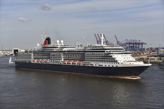 Europe, Germany, Hanseatic City of Hamburg, Elbe, Harbour, Passenger ship Queen Victoria leaves