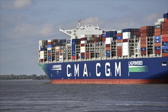 Europe, Germany, Hanseatic City of Hamburg, Port, Elbe, CMA CGM Concorde departing Hamburg for the