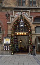 Europe, Germany, Bavaria, Munich, Marienplatz, New Town Hall, Entrance to the Ratskeller in