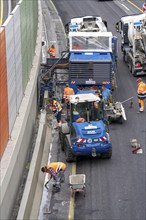 Motorway construction site on the A52 in Essen, basic renovation of the two carriageways in both