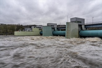 High water on the Ruhr, after days of heavy rainfall the Ruhr is flooding, warning level 2 of 3,