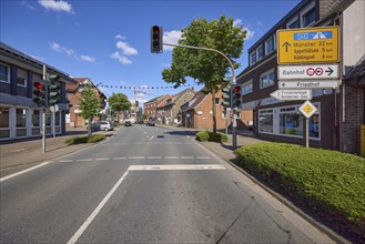 Weseler Strasse with signposts to the Buldener See leisure centre, cemetery, Münster railway