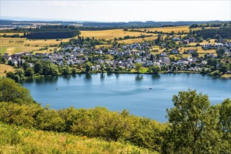 Schalkenmehrener Maar, Vulkaneifel, Vulkansee, Eifel, Rhineland-Palatinate, Germany, Europe