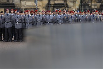 Public roll call of the Army Officers' School on Theatre Square: Bundeswehr honours and bids