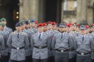 Public roll call of the Army Officers' School on Theatre Square: Bundeswehr honours and bids