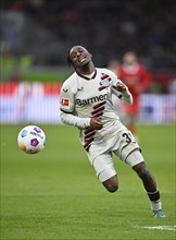 Jeremie Frimpong Bayer 04 Leverkusen (30) on the ball, action, Voith-Arena, Heidenheim,