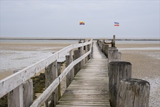 Pier at low tide, wooden jetty, Utersum, Föhr, North Sea island, North Frisia, Schleswig-Holstein,