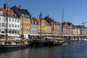 Nyhavn, in the Frederiksstaden district, harbour district with houses over 300 years old, promenade