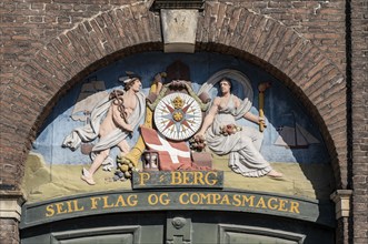 Nyhavn, in the Frederiksstaden district, harbour district with houses over 300 years old, promenade