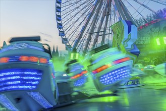 Deutz funfair on the Rhine, at Easter, funfair, break-dancer ride, Ferris wheel, Cologne Cathedral,