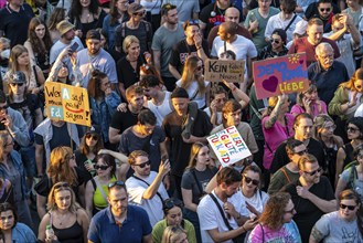 Demo against the AFD party conference in the Grugahalle in Essen, over 5000 participants came to