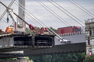 Demolition of the old A40 Rhine bridge Neuenkamp, next to it the first part of the new motorway