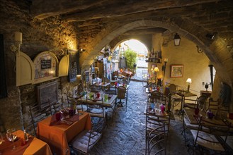 Restaurant, Bormes-les-Mimosas, Département Var, Provence-Alpes-Côte d'Azur, South of France,